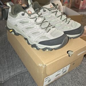 Merrell Hiking Shoes Moab 3, Size 10 Womens